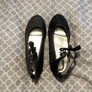 Keneth Cole girls flats.